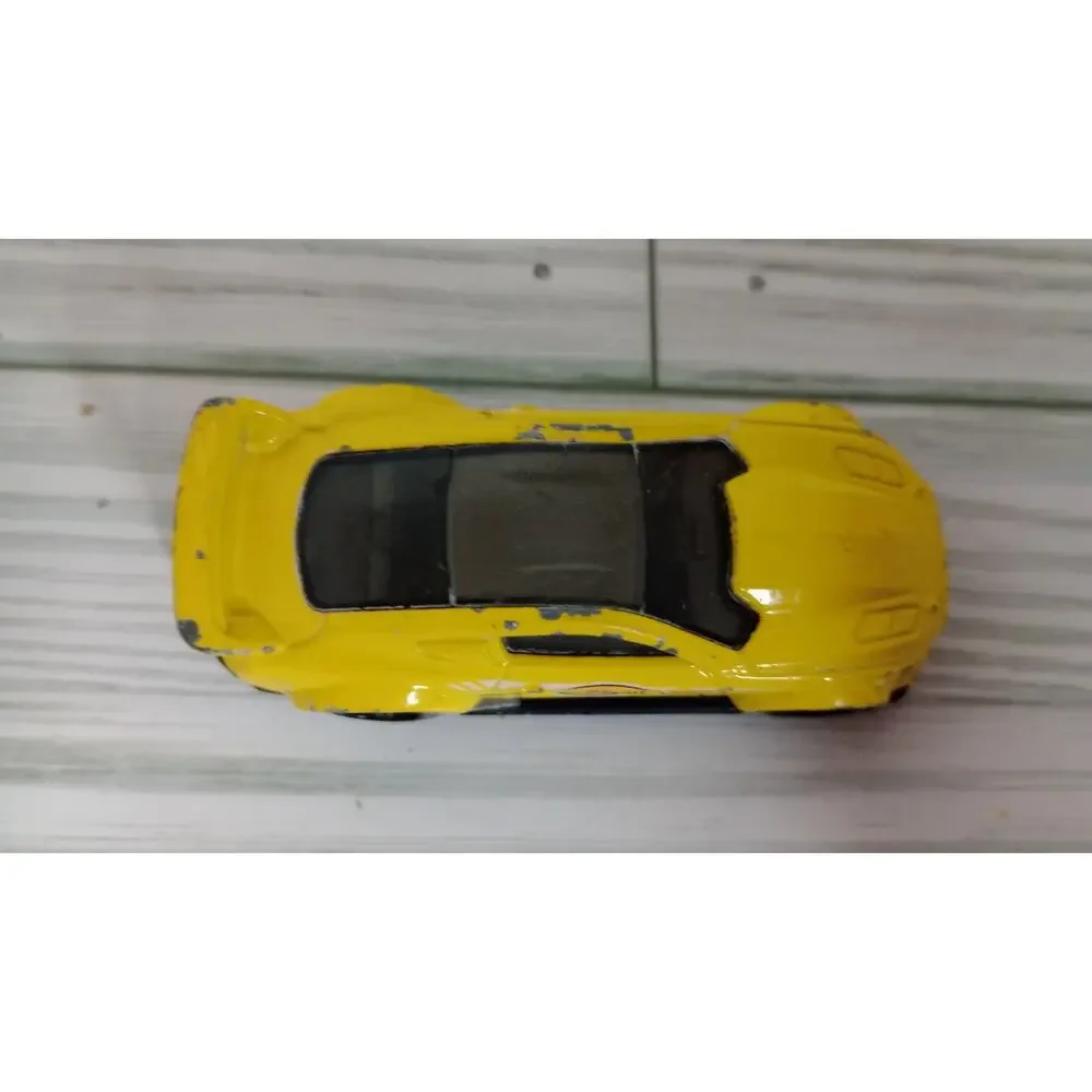 HOT WHEELS CUSTOM 2015 FORD MUSTANG YELLOW PENNZOIL